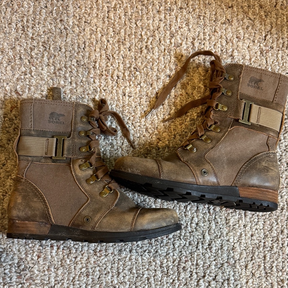 Sorel Tan and Brown Lace-Up Boots